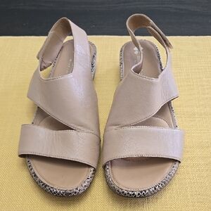 Naturalizer Tan Sandals with Adjustable Straps and Contoured Footbed
